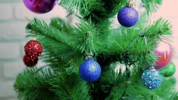 Kerstboom Met Nieuwjaarsspeelgoed — Stockvideo