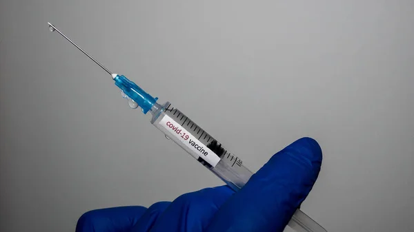 健康的なライフスタイルの概念インフルエンザのショット Covid 19から注射器のワクチン 2020ウクライナ — ストック写真
