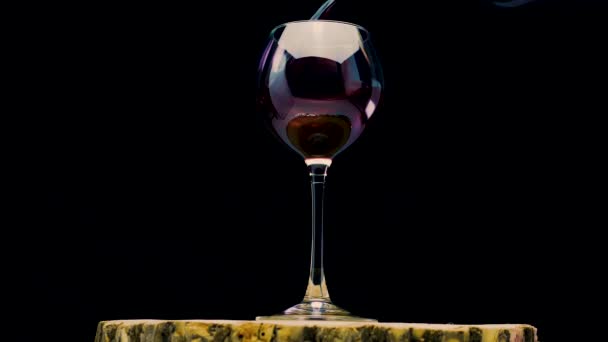 Red Wine Wine Glass Rusztikus Öntsük Red Wine Black Háttér — Stock videók