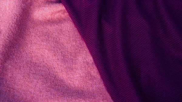 직물로 분홍빛 보라색의 파스텔 색조의 직물의 원문을 — 스톡 사진