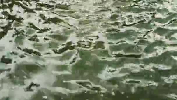 Schöne Highlights Auf Dem Flusswasser Das Meer Plätschert Hintergrund Wasser — Stockvideo