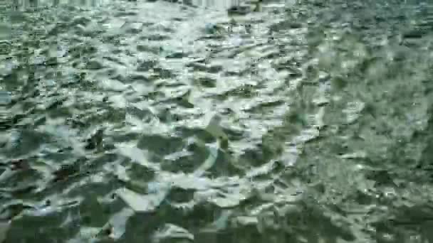 Nehir Suyundaki Röfleler Çok Güzel Deniz Dalgaları Rahatlama Arkaplanı — Stok video