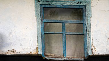 Klasik pencereler, cadılar bayramı arkaplanı, ahşap pencereli. Eski ahşap pencere