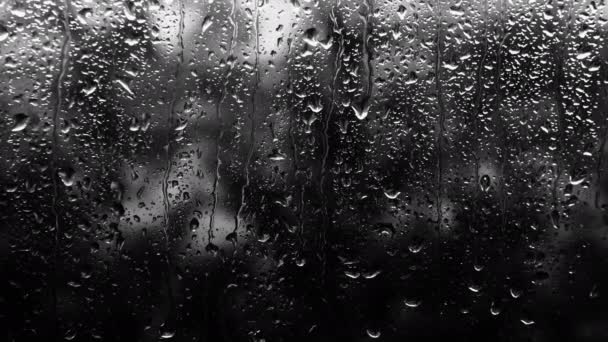 Háttér Esőcseppek Üveg Fekete Fehér Színű Eső Ablakon Kívül — Stock videók