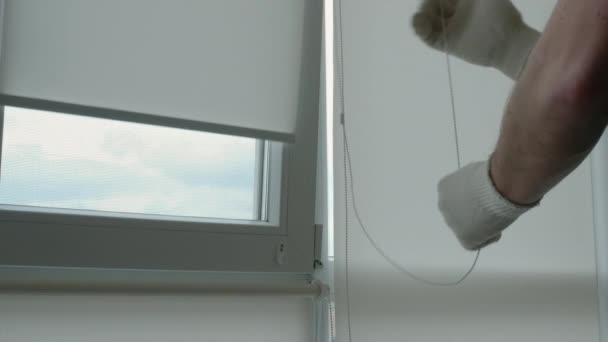 太陽光 窓ブラインドからの窓の保護システム — ストック動画