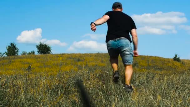 Man Mästare Lycklig Man Naturen Man Vinnare Man Har Glada — Stockvideo