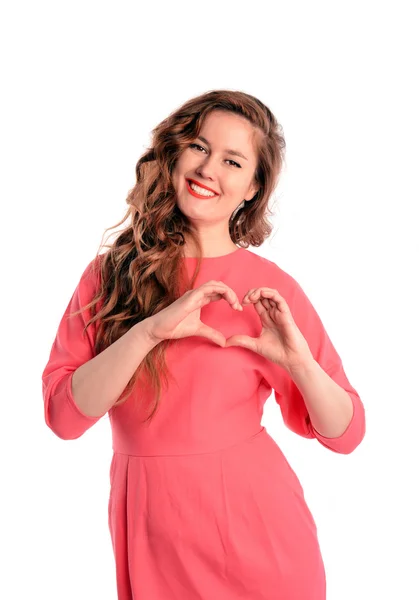 güzel kadının elleri kalp şekil verme.