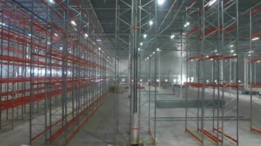 bir ambarın içindeki yerleşimi büyük yeni modern endüstriyel havadan görünümü