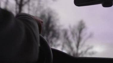 Araba arkadan görünümü