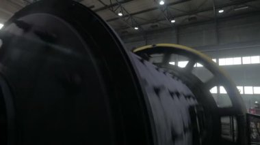 Bir bakır işleme endüstrisi içinde bir top Mill.