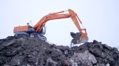 Rusya St.Peterburg - 28 Şubat: tarak yere kazma