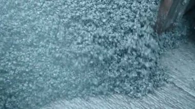 Asfalt finişer makine yol yapımı sırasında yol inşaat ekibi asfalt katman uygulamak