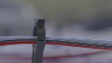 Kırmızı, mavi ve beyaz elektrik telleri diyagramı