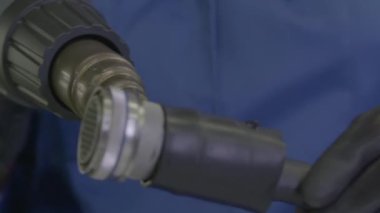 Alt üretim ısı silahla.