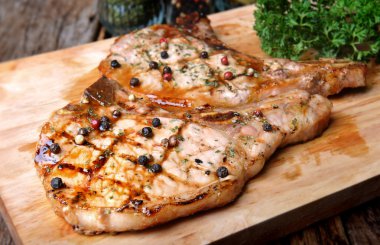 Biberli biftek domuz pirzolası