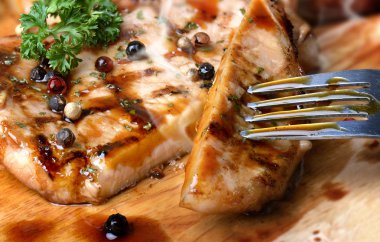 Biberli biftek domuz pirzolası