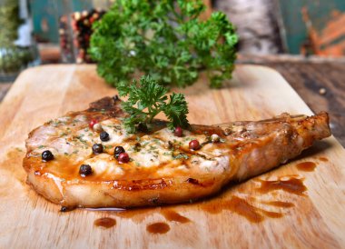 Biberli biftek domuz pirzolası