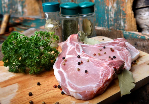 Taze domuz eti ile baharatlı ingradient — Stok fotoğraf