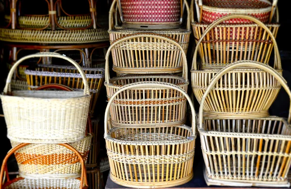 Bamboe mandenmakerswerk natuurlijke handgemaakte — Stockfoto