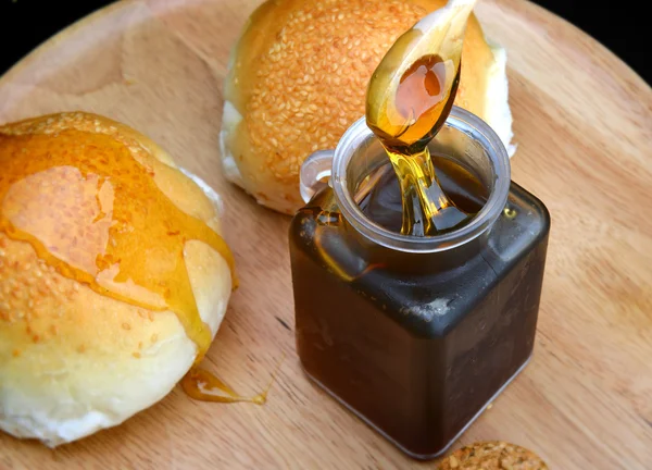 甘い蜂蜜とパンの付箋 — ストック写真