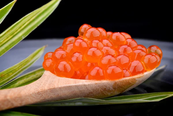 Huevos de salmón crudo estilo japonés — Foto de Stock