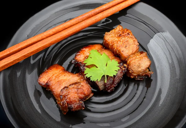 Carne de porc prăjită cu usturoi — Fotografie, imagine de stoc