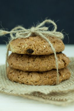 Ayçiçeği tohumu, susam, Kuru üzüm ve ballı yulaf kurabiye