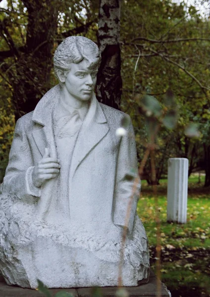 Monument to russian poet — Stock Photo, Image