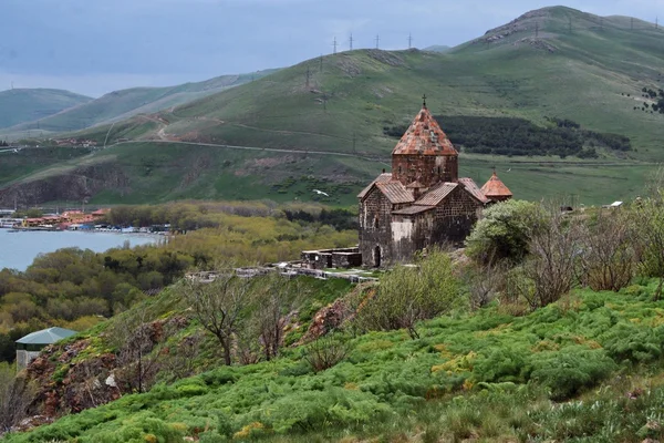 Gereja tua di atas bukit — Stok Foto