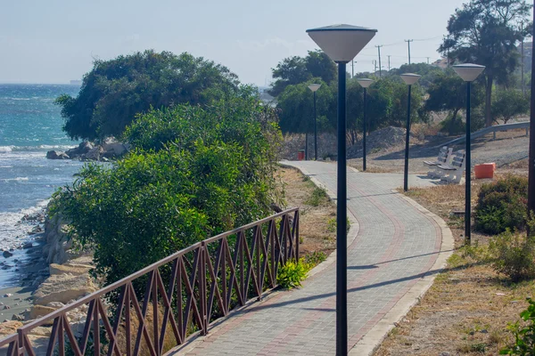 Paisagem marinha com rochas e horizonte — Fotografia de Stock