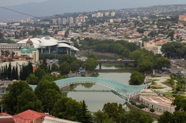 kentsel peyzaj dağlar