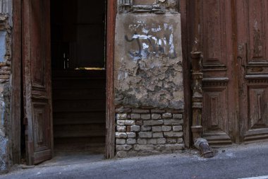 eski şehrin eski evleri eski kapı