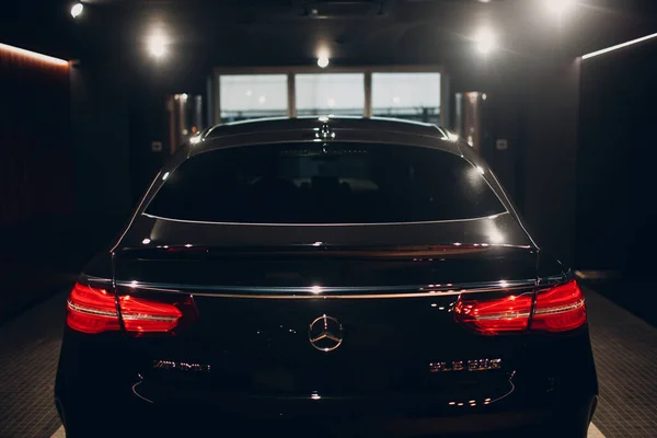 Statele Unite ale Americii - New York, 19 martie 2019: Noul Mercedes Benz AMG GLE 63 S 4MATIC în salonul de dealeri — Fotografie, imagine de stoc