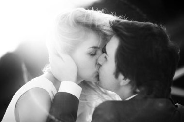 Düğün çifti gelin ve damat sonsuza dek siyah ve beyaz imaj