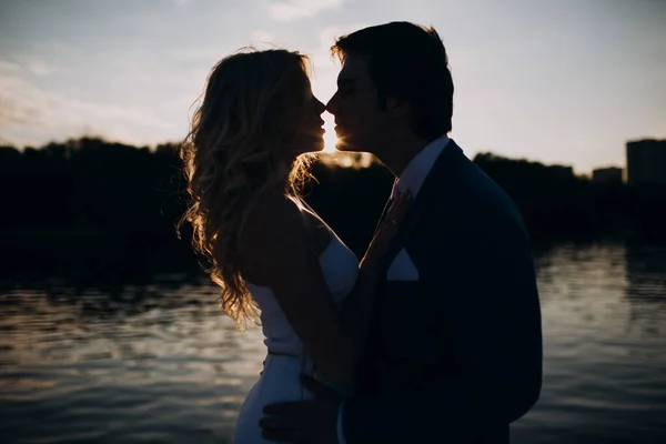 Casamento casal noiva e noivo juntos para sempre — Fotografia de Stock