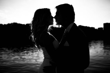 Düğün çifti gelin ve damat sonsuza dek siyah ve beyaz imaj