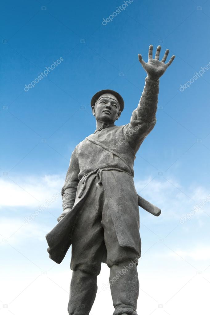 A statue of Hong gil-dong.