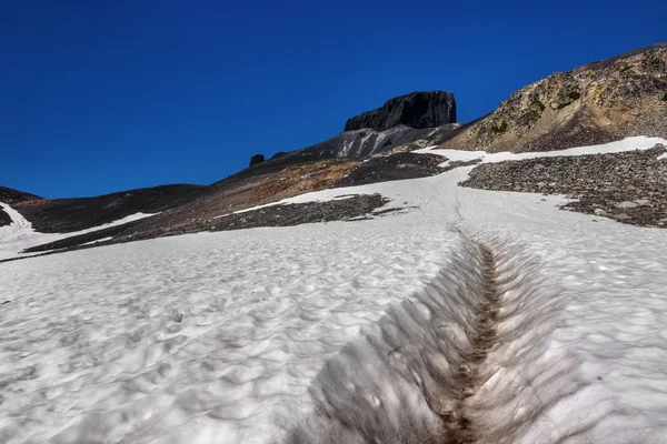 Montañas bajo la nieve — Foto de Stock