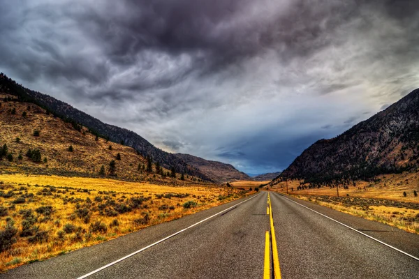 Autopista del desierto de montaña, Columbia Británica — Foto de Stock