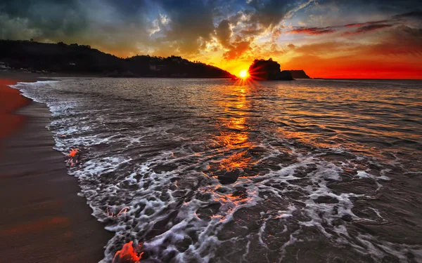 Peaceful sandy beach — Stock Photo, Image