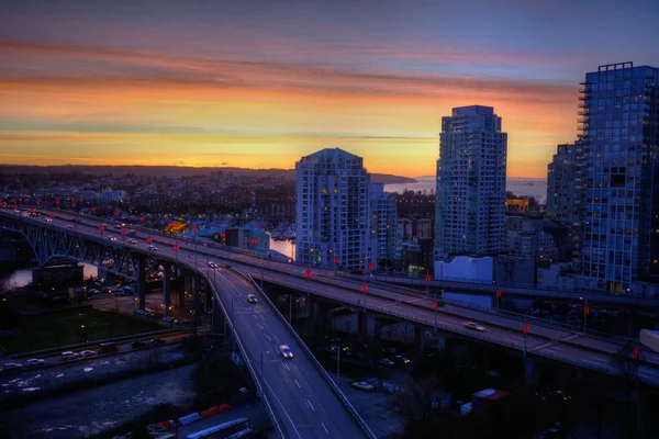 Kentsel şehir manzarası ile — Stok fotoğraf