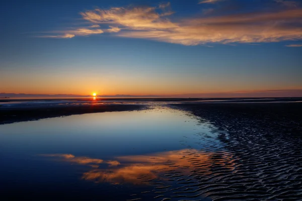 Plage océanique au coucher du soleil — Photo