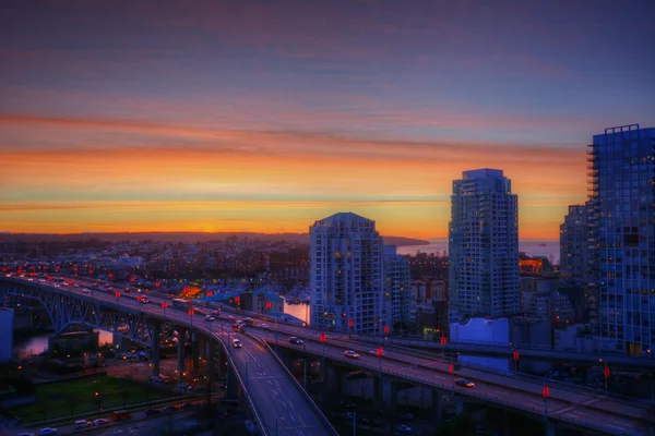 Cidade urbana com horizonte — Fotografia de Stock