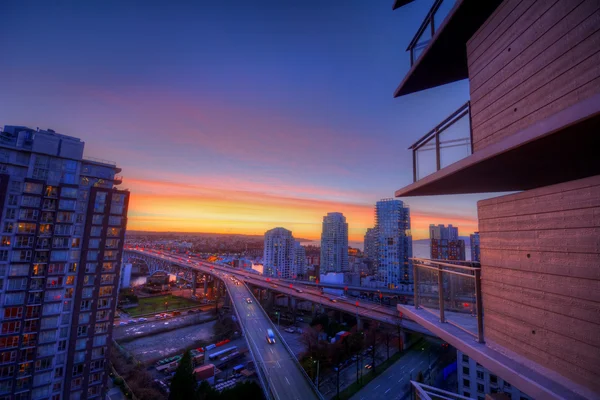 Città urbana con skyline — Foto Stock