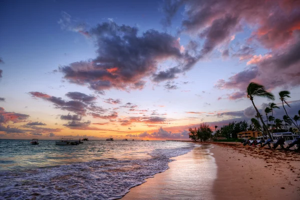 Günbatımı okyanus plaj — Stok fotoğraf
