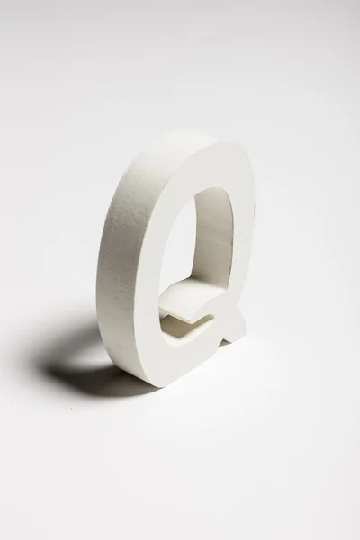 White wood craft for alphabet 'Q' — Fotografie, imagine de stoc