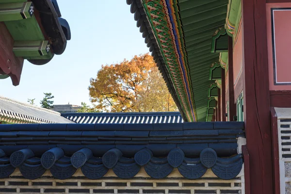 Korean traditional wood house in royal palace in seoul, korea. — Stock Photo, Image