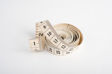 Beyaz arka plan üzerinde izole beyaz santimetre