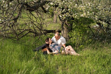 İki bebek için bekliyor