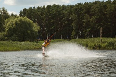  adam sürme wakeboard